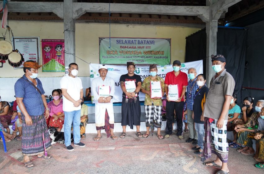  Pegadaian Peduli Beri Bantuan Sembako di Desa Susut Bangli