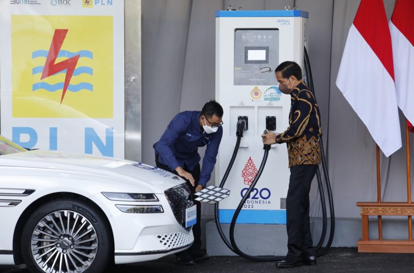  Presiden Jokowi: Kendaraan Listrik Solusi RI Tekan Impor BBM dan Selamatkan APBN