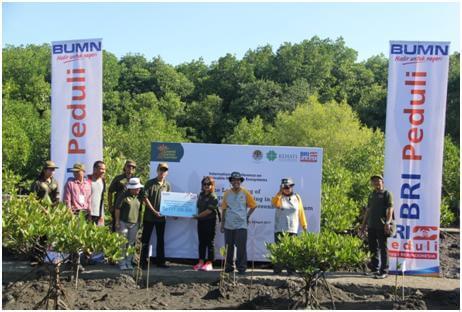  Dukung Peringatan 2 Dekade Gerakan APU PPT Indonesia, BRI Ikut dalam Penanaman 10.000 Mangrove di Jimbaran Bali sebagai wujud penerapan Sustainable Finance