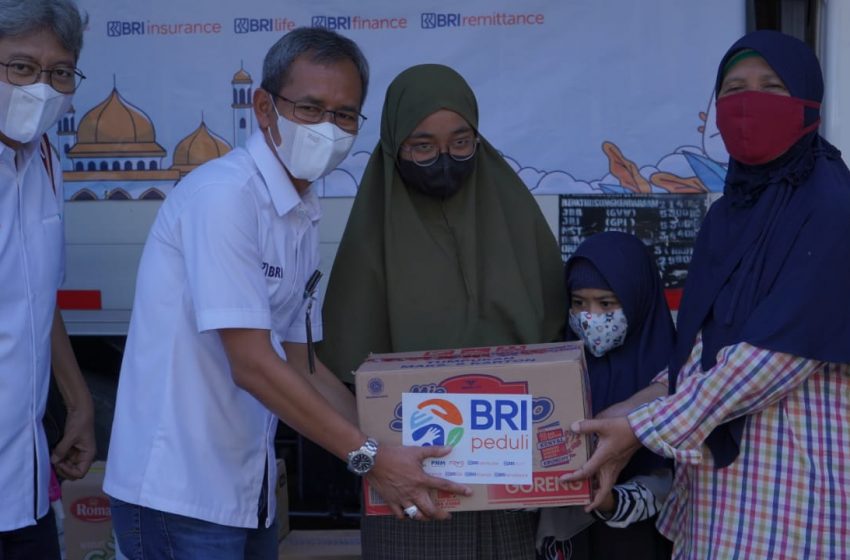  BRI Group Wilayah Denpasar Bagikan Sembako, Berbagi Bahagia di Bulan Ramadhan 1443 H