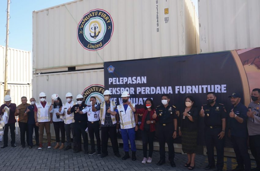  PELINDO SUB REGIONAL BALI NUSRA LAKUKAN EKSPOR PERDANA KE VANUATU LANGSUNG DARI PELABUHAN BENOA