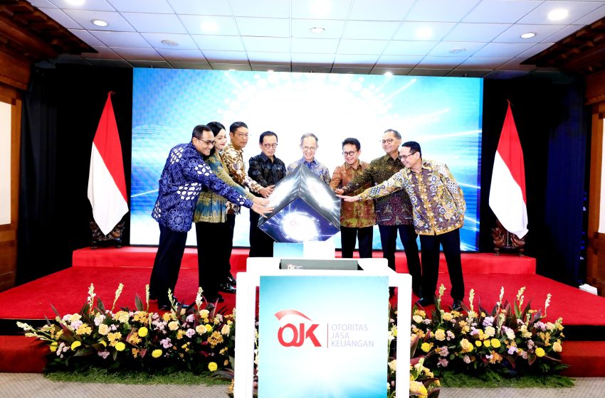 OJK Kukuhkan Komite Pengembangan Keuangan Syariah