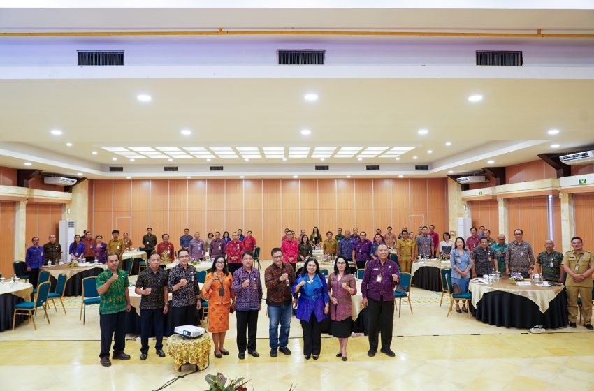  TINGKATKAN SINERGI TIM LITERASI PROVINSI BALI, OJK GELAR COACHING CLINIC TPAKD 2025